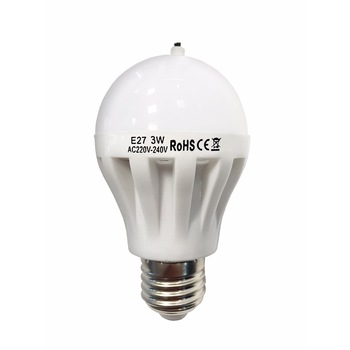 Bec LED Clean Light cu functie de purificare a aerului, 3 W, Lumina calda, alb cu fir Bec LED Clean Light cu functie de purificare a aerului, 3 W, Lumina calda, alb cu fir
