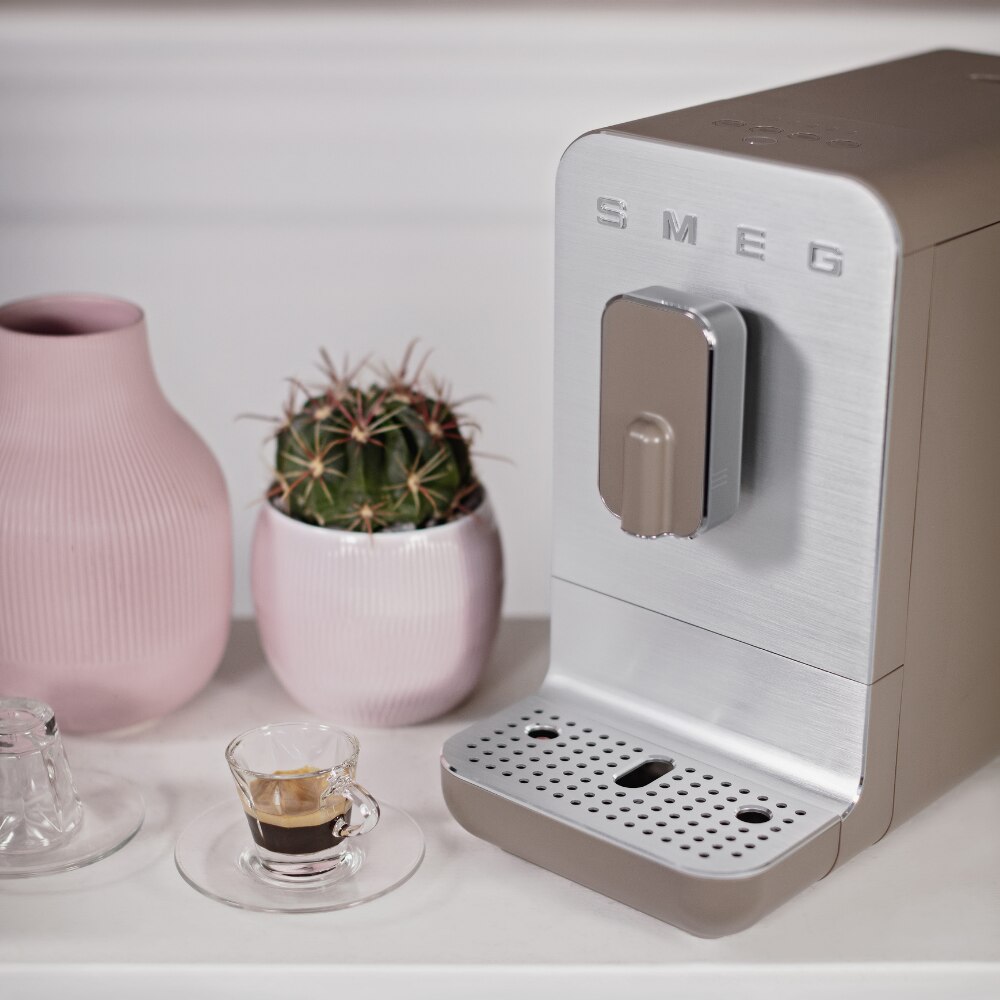 Автоматична еспресо кафемашина Smeg BCC01TPMEU, 50's Style, 1350 W, 19 ...