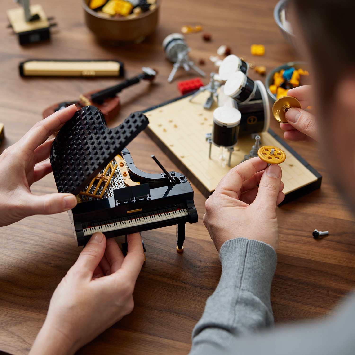 LEGO® Ideas - Cvartet de jazz 21334, 1606 piese - eMAG.ro