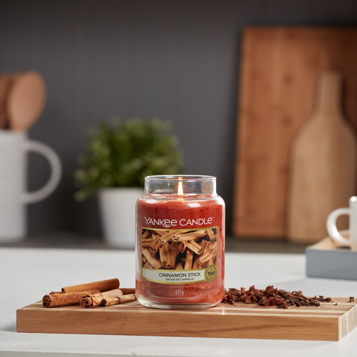 Lumanare Parfumata Borcan Mare Cinnamon Stick, Yankee Candle eMAG.ro