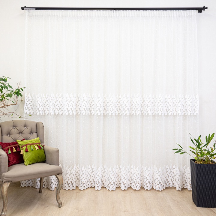 Несваляща се завеса, бродирана Hiko Shape02 бяла 450x245см, с тръстика