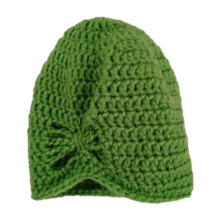 Caciula tricotata manual, diametru 21cm la baza, verde