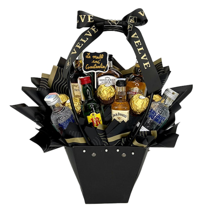 Delice ajándék csokor férfiaknak plakáttal és Boldog születésnapot szöveggel, Constantin, 5 Ferrero pralinéval és miniatűr szeszes itallal, Chivas Regal 12 YO, 2 üveg Absolut Vodka, Jack Daniels, Jack Gentleman, J&B és Hennssy