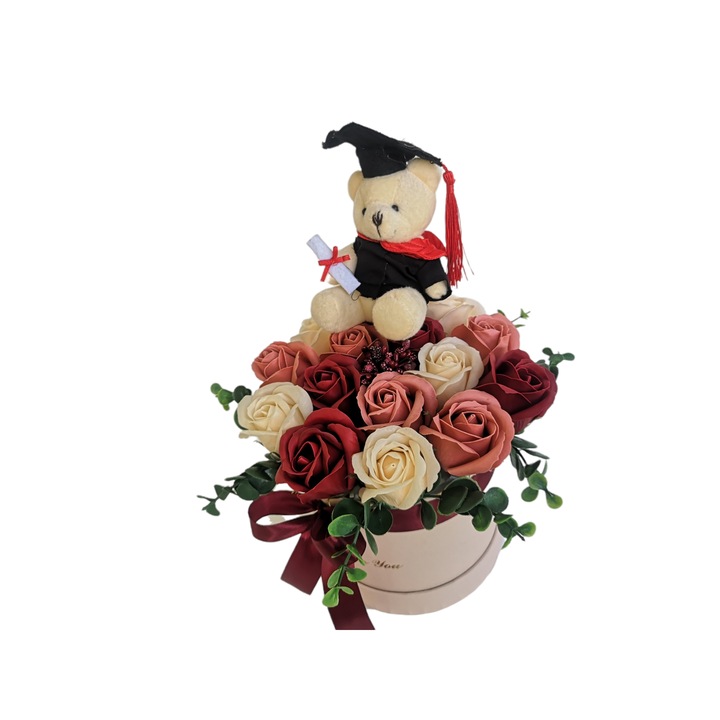 Aranjament floral cu absolvent, Dady, din trandafiri sapun, cadou festivitate absolvire, diametru 19 cm
