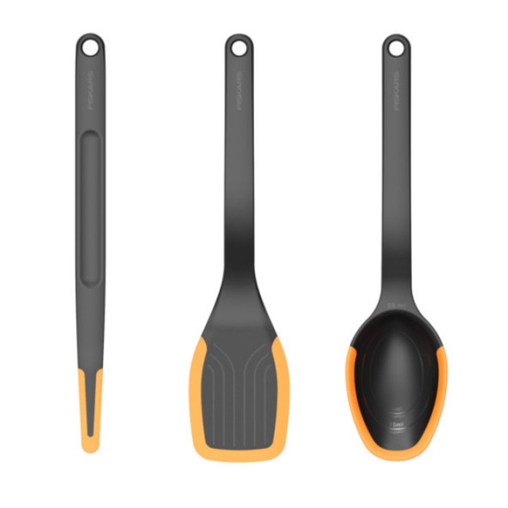 Комплект кухненски прибори Fiskars Functional Form, лъжица, шпатула, щипки, черен с оранжеви акценти