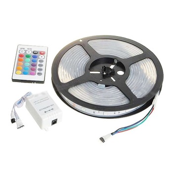 Banda Led Strip RGB cu lumina multicolora Banda Led Strip RGB cu lumina multicolora