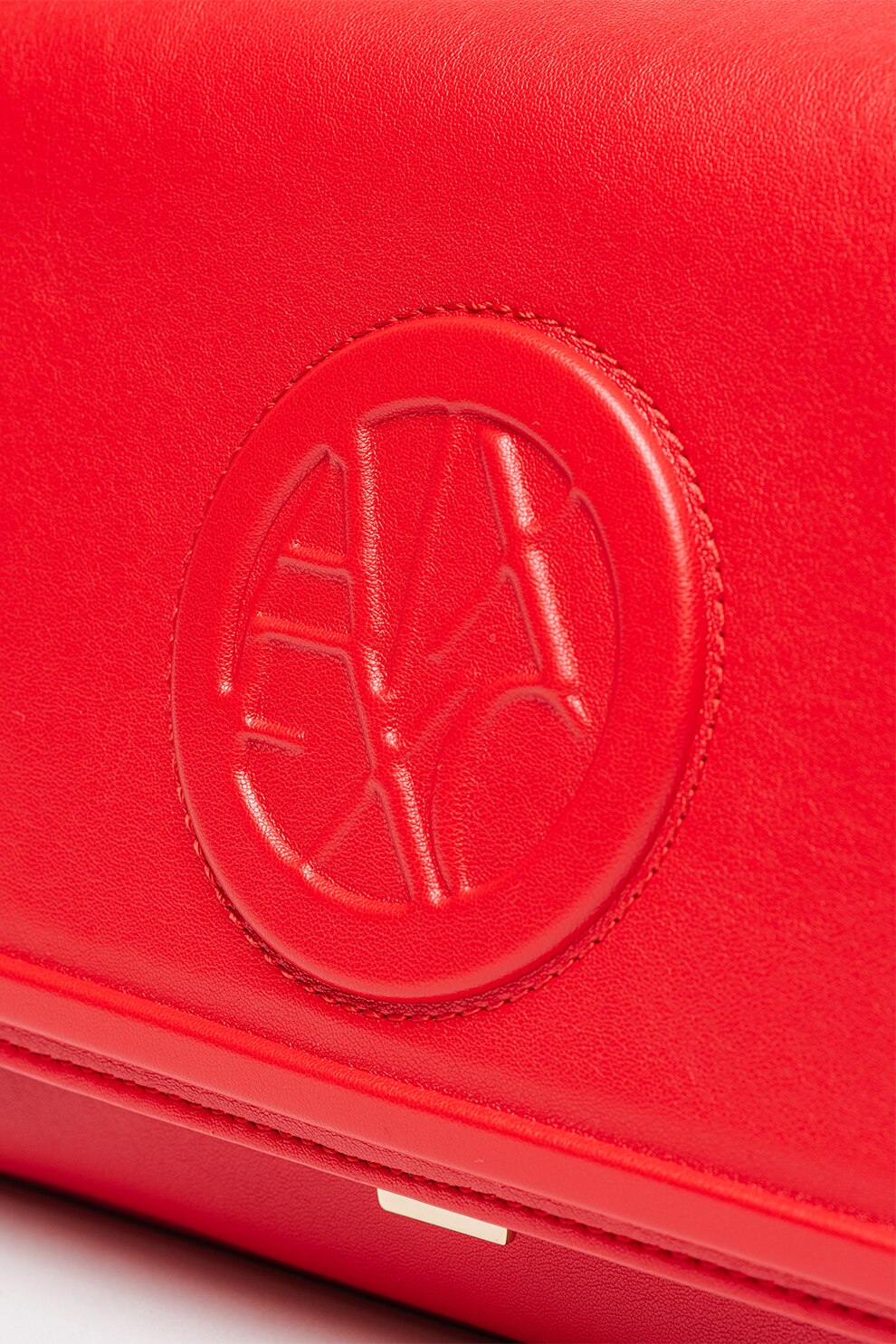 ARMANI EXCHANGE, Чанта от еко кожа с релефно лого, Аленочервен eMAG.bg