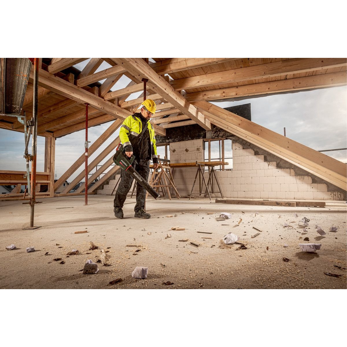 Духалка за листа с батерии Metabo LB 18 LTX BL, въздушен поток 650 mc/h ...