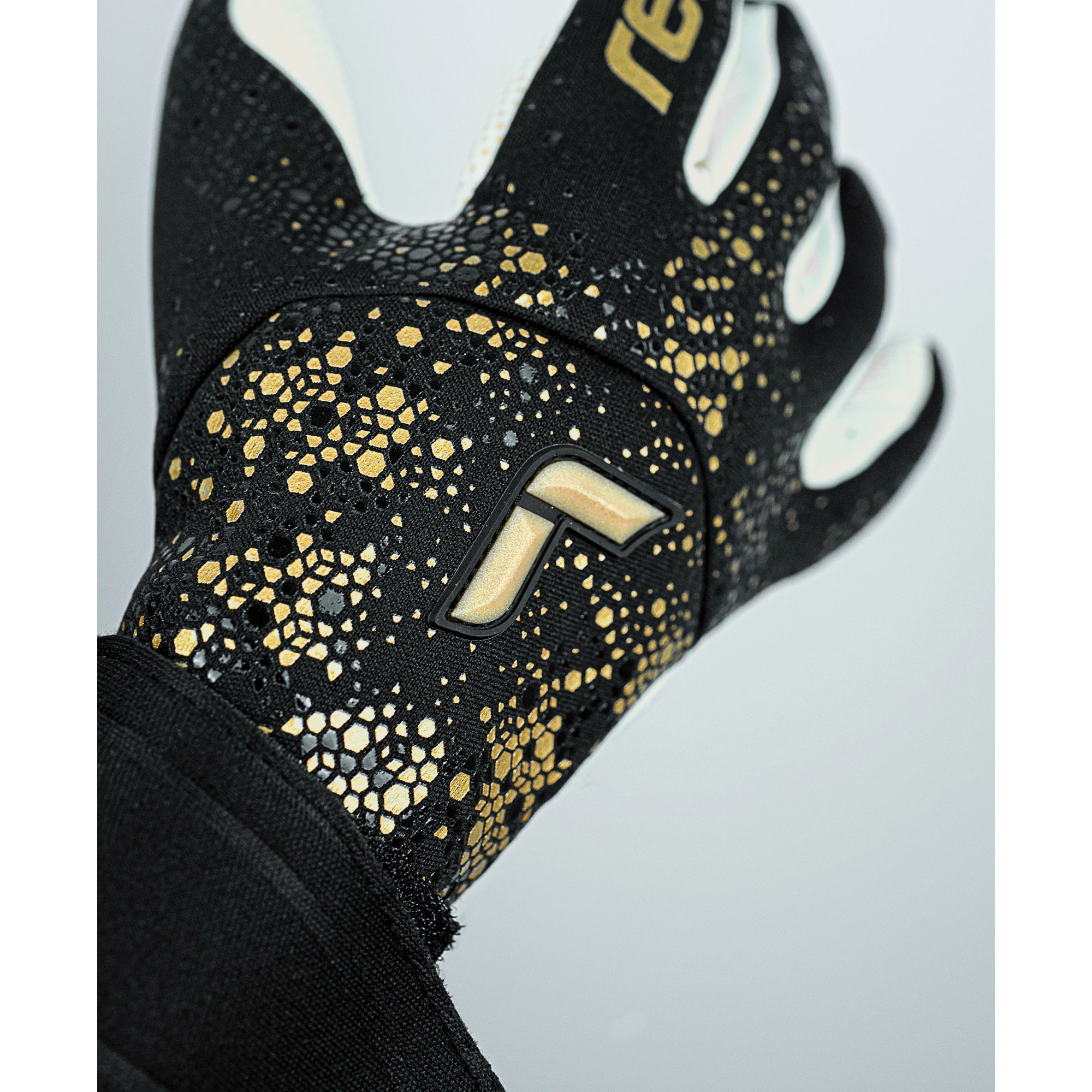 reusch pure contact gold x glueprint