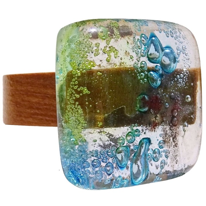 Egzotikus fa és muránói üveggyűrű, GlassIdeas, Táj üvegben, Üvegszín árnyalatú Kék Sárga Kék Zöld Piros Átlátszó, Átmérő 17,7 mm