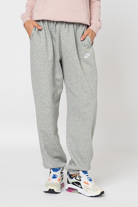 Nike, Спортен панталон Sportswear Club с джобове встрани, Бял/Сив меланж