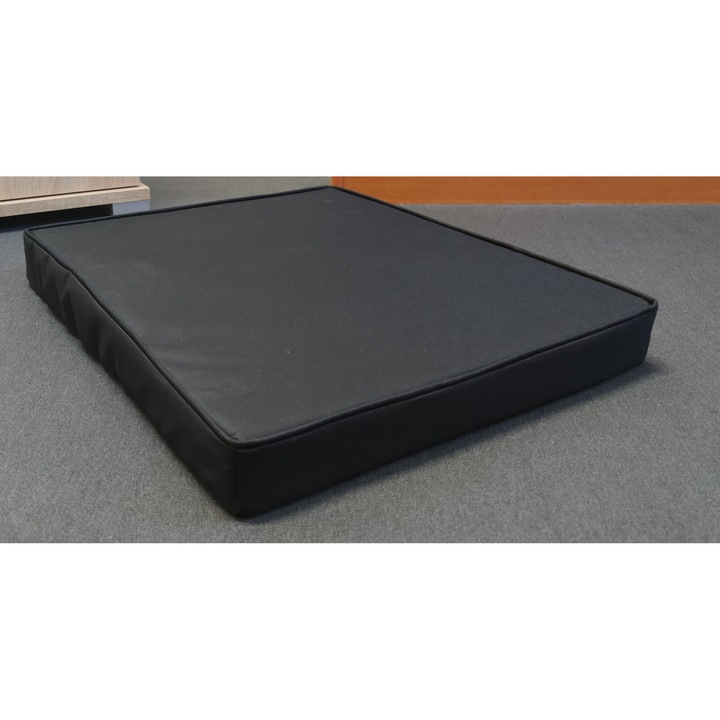 Kutyamatrac extrém erős, vízálló fekete huzattal 74x64 cm