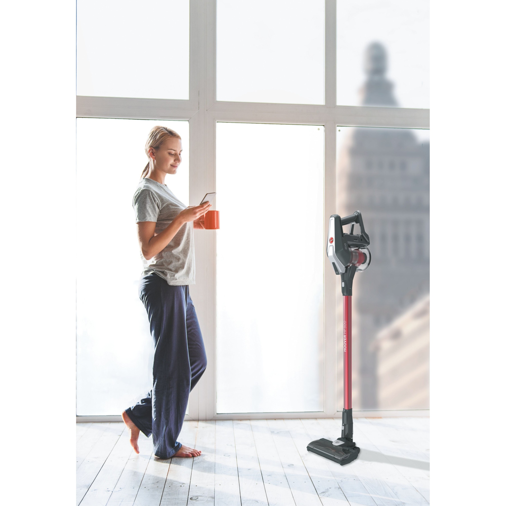 Aspirator de mana fara fir, Hoover, HF322TH 011, Rosu/Negru