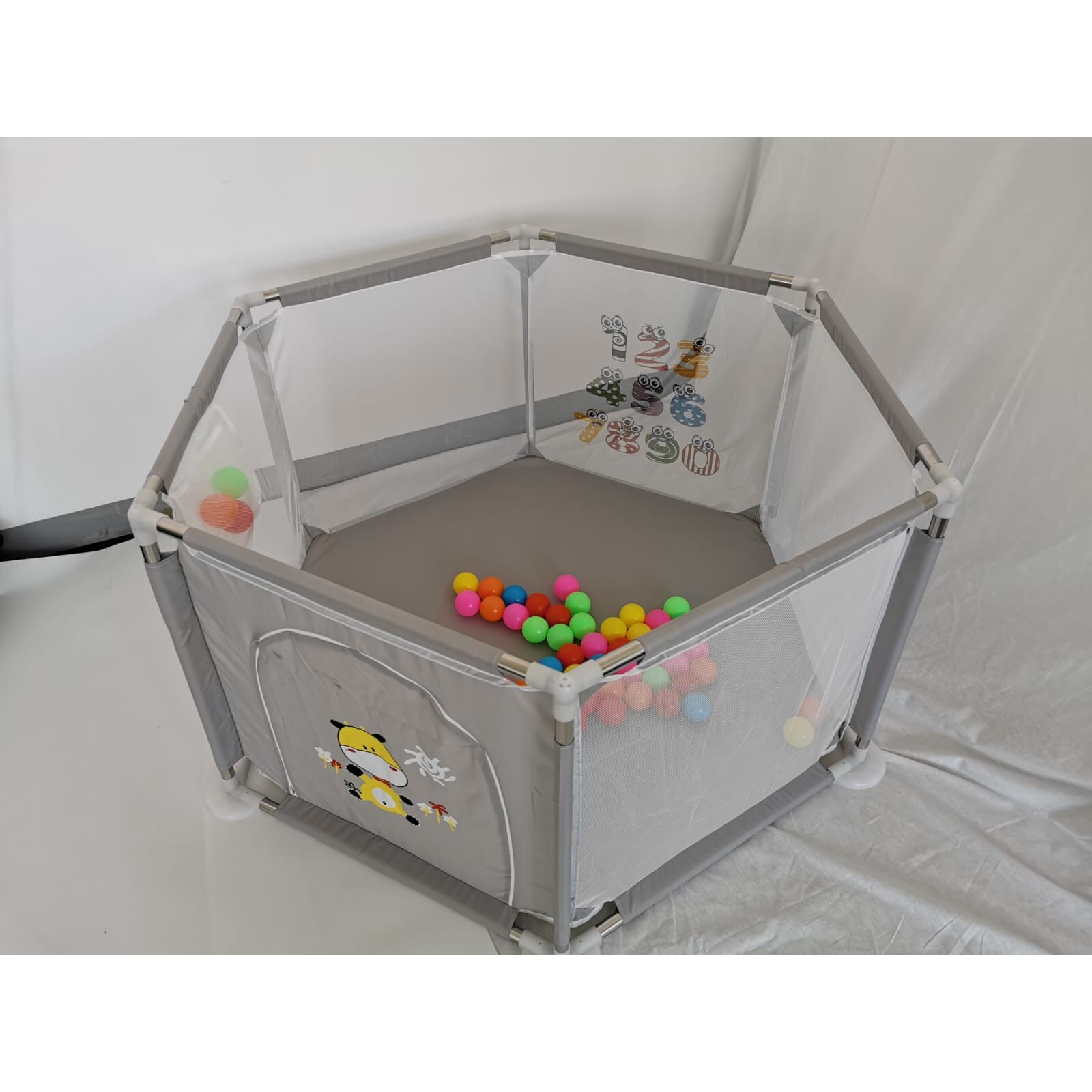 Babák járóka 30 golyóval, Szürke mintával - eMAG.hu