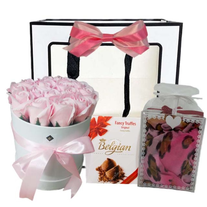 Pinkhold csomag nőknek, virágkompozíció 15 foszforeszkáló rózsával, csokoládé szarvasgombával és sállal