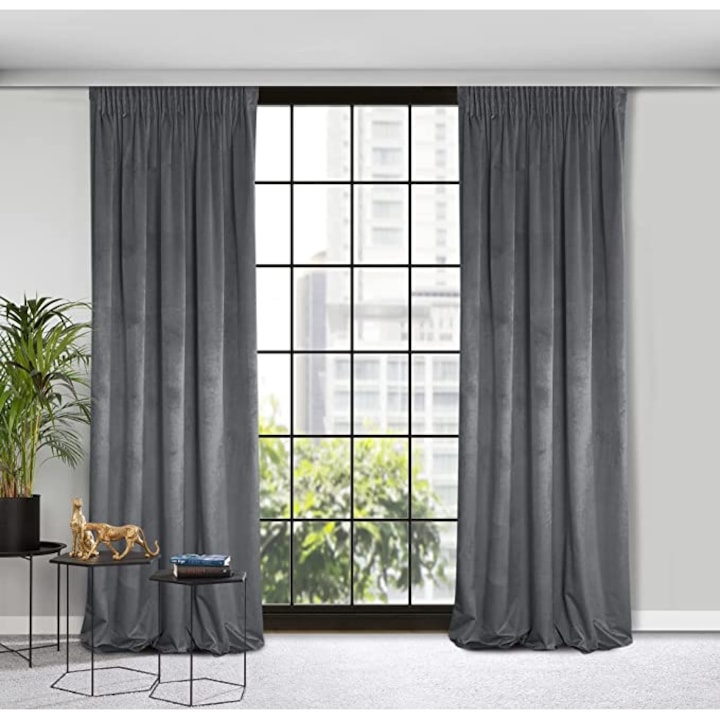 Комплект от две кадифени завеси Essen, тъмно сиви, изработени на тип молив с ширина 10 см, 2х300х260 см