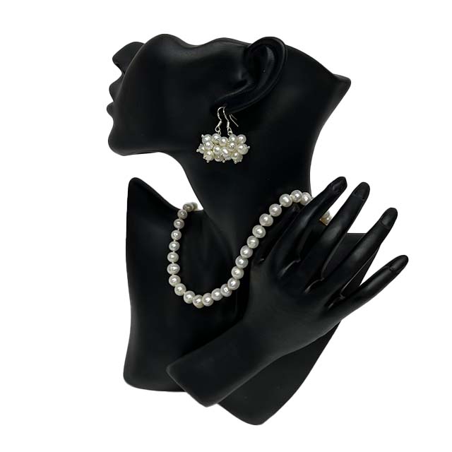 Set de dama, suport in forma de bust pentru bijuterii cu si colier din perle naturale de -