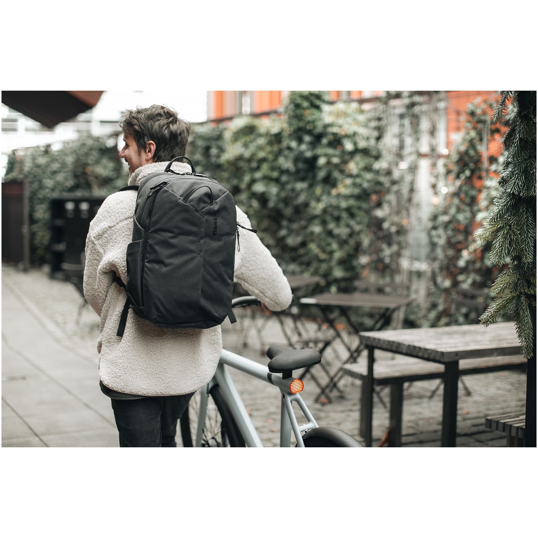 Rucsac laptop Thule Aion travel 28L, Negru