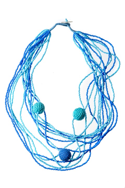 Kézzel készített nyaklánc horgolt fagolyókból, Gloria Maris, 56743 Kék, 50 cm