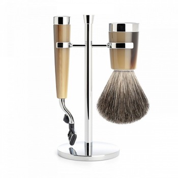 Set de barbierit Muehle cu aparat de ras Mach3 si pamatuf din par de bursuc cu maner de rasina S81M142M3 Set de barbierit Muehle cu aparat de ras Mach3 si pamatuf din par de bursuc cu maner de rasina S81M142M3