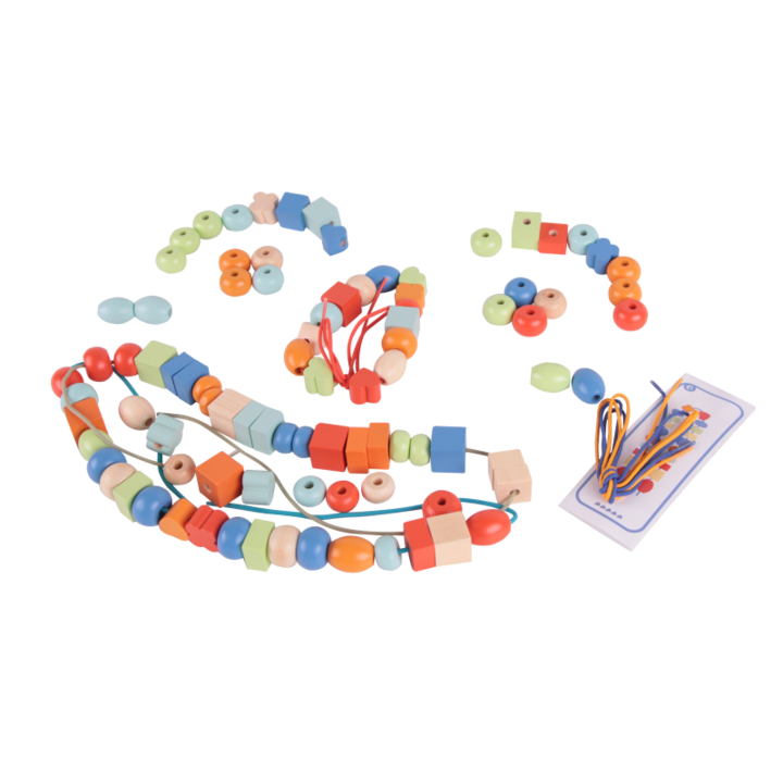 Set 96 margele cu snur, Classic World, Lemn, 3 ani, Multicolor