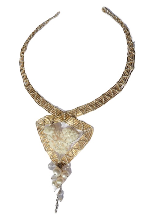 Колие Замръзнало сърце, позлата, бял корал и планински кристал, сребро, 42 см