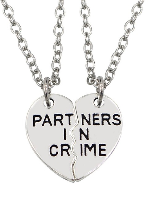 Set 2 lantisoare cu medalioane jumatati de inima Partners in Crime Argintiu