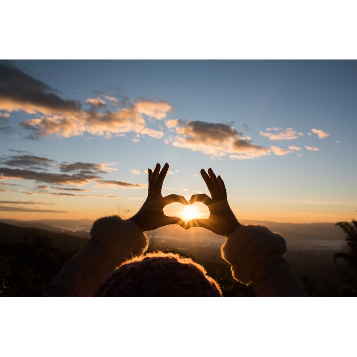 PVC öntapadós tapéta - The Sun and the Heart, 100 x 150 cm