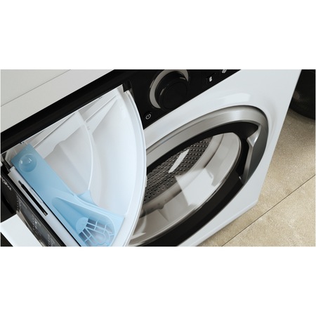 Masina de spalat rufe slim Whirlpool WRBSB6228BEU, 6 kg, 1200 rpm, Clasa E, Steam Refresh, Motor Inverter, Display digital, Alb/Negru