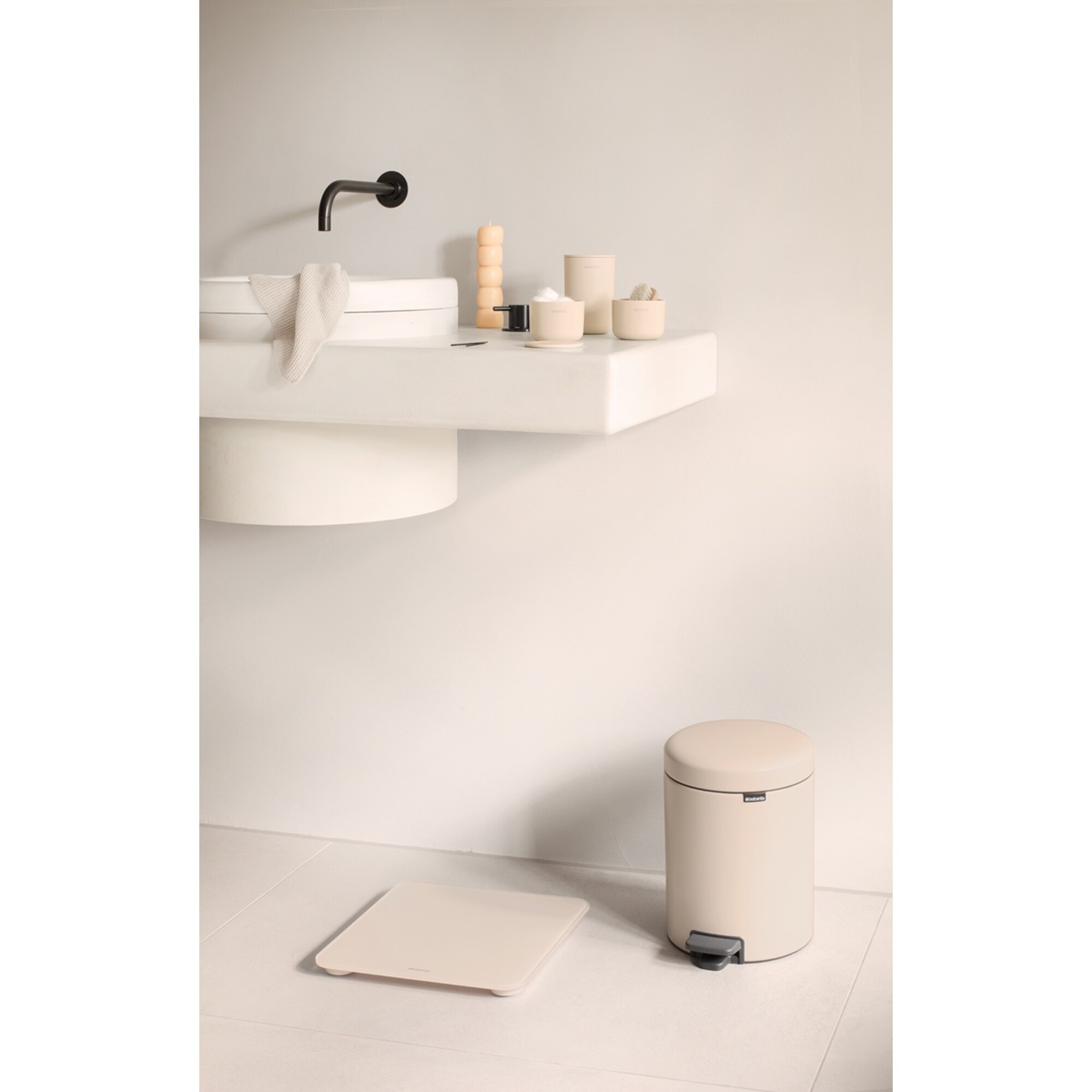 Cos de gunoi cu pedala, bej soft, inox, 3 l, NewIcon, Brabantia ...