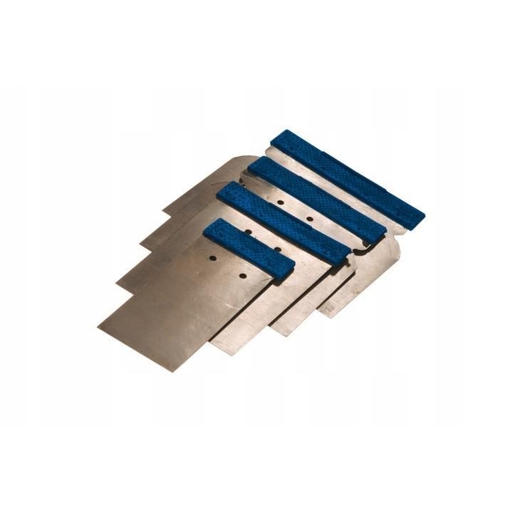 Set de spacluri dreptunghiulare, fabricate din tabla inoxidabila, elastica, cu maner din plastic, contine 4 bucati de dimensiuni diferite