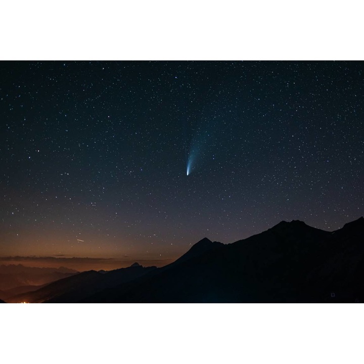 Öntapadó PVC tapéta - Comet Neowise a csillagok között, 100 x 150 cm