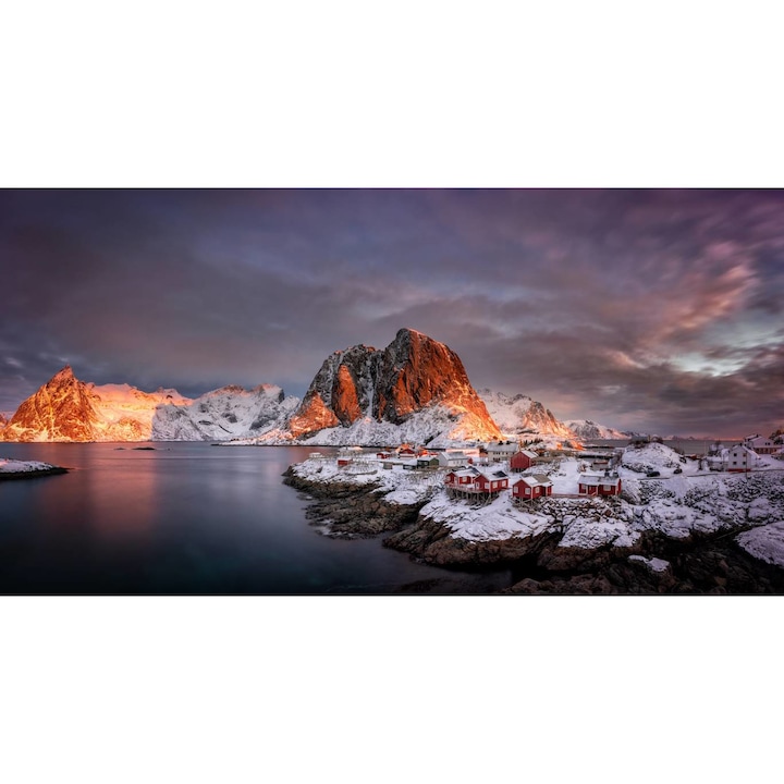 Öntapadó PVC tapéta - Snowy Mountains and Frozen Lake Skandináviában, 100 x 150 cm