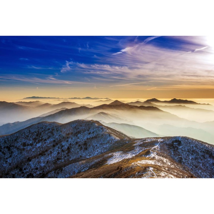 PVC öntapadó tapéta - Téli táj köddel borított hegyekkel, 100 x 150 cm