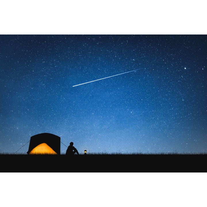 PVC öntapadó tapéta - The Traveller With The Sátor Under The Night Stars, 100 x 150 cm