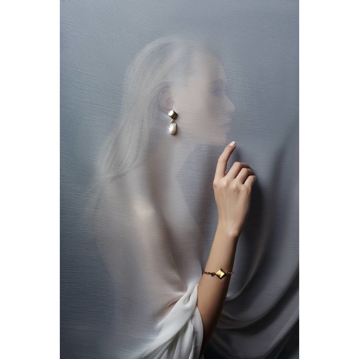 PVC öntapadó tapéta - Szexi nő fülbevalóval, 100 x 150 cm