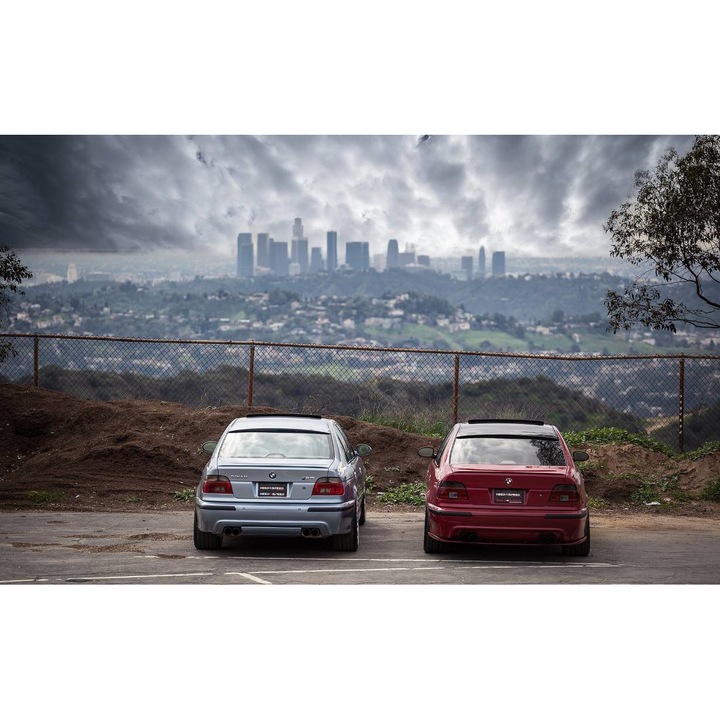 Fototapet autoadeziv PVC - La Marginea Orasului, 150 x 220 cm