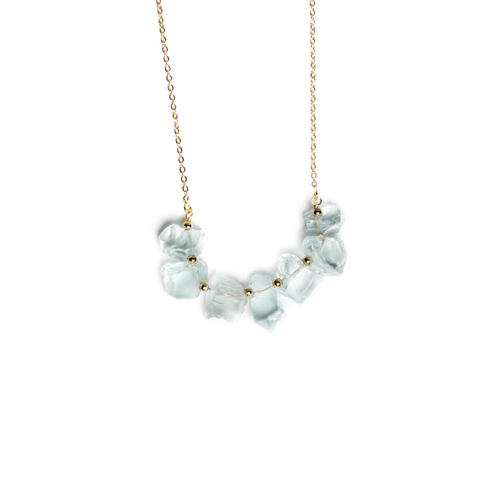 Ezera nyaklánc, szabálytalan durva kövekkel, Apatit kristályokkal, 18K aranyozott, 24,5 cm