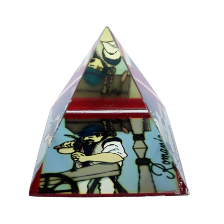 Piramida din sticla cu imagini reprezentand obiceiurile taranilor romani, M2, 5x5 cm