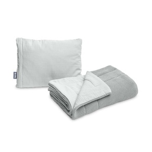 Párnák, paplanok és babapozicionálók