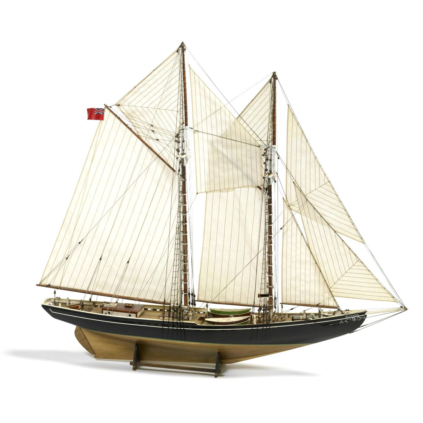 Navomodel macheta Billing Boats BLUENOSE (760 mm) coca din lemn