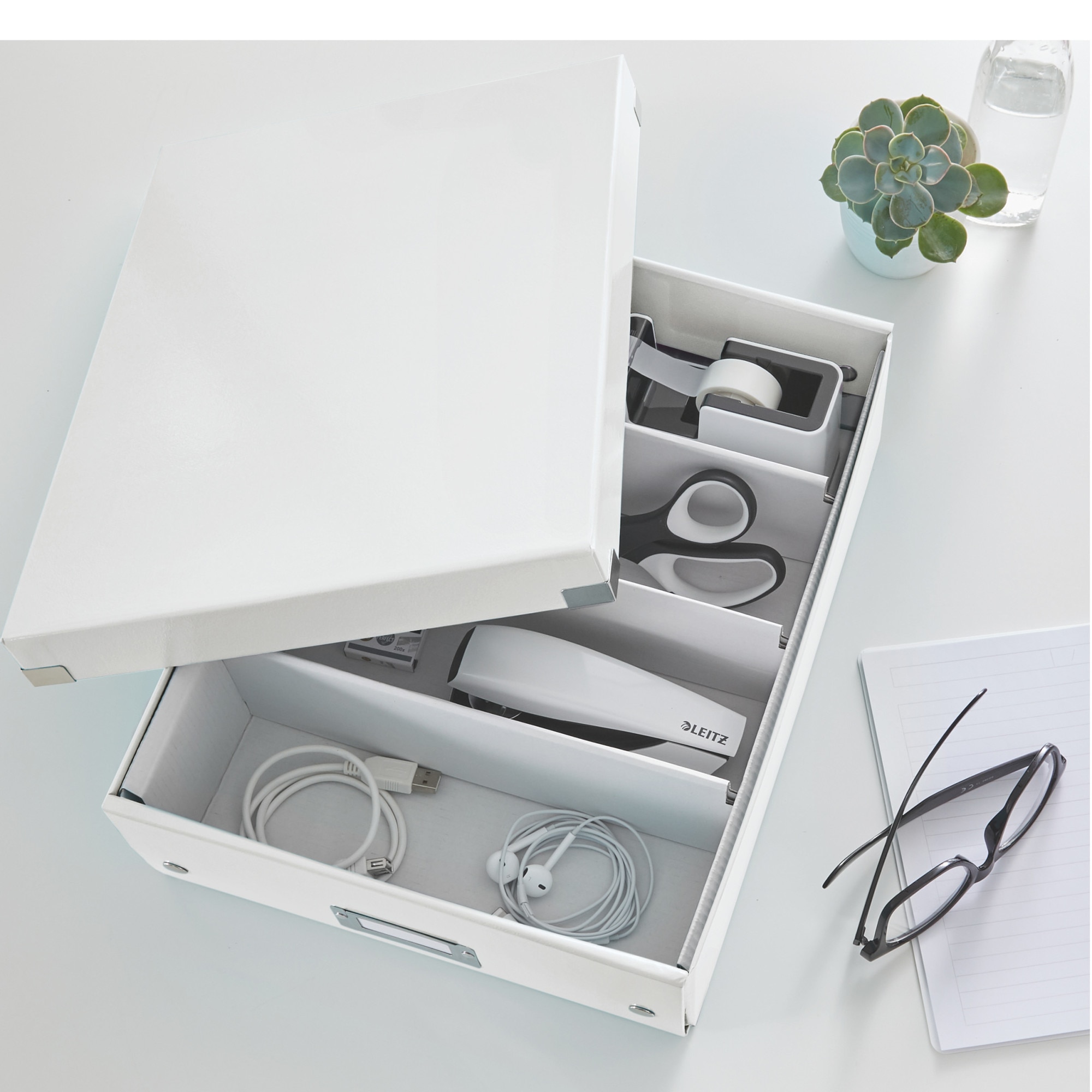 LEITZ WOW Organizer Da Scrivania Con Caricatore A Induzione Qi – Bianco/Fucsia, Design Dual Color