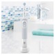 Електрическа четка за зъби Oral-B Vitality D100 Cross Action, 7600 осцилации/мин, 2D почистване, 1 програма, 1 резерва, White