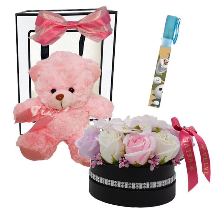 Childes csomag, maci, eau de toilette, virágkötészeti fekete dobozban strasszokkal, rózsával és hortenziával, Velve