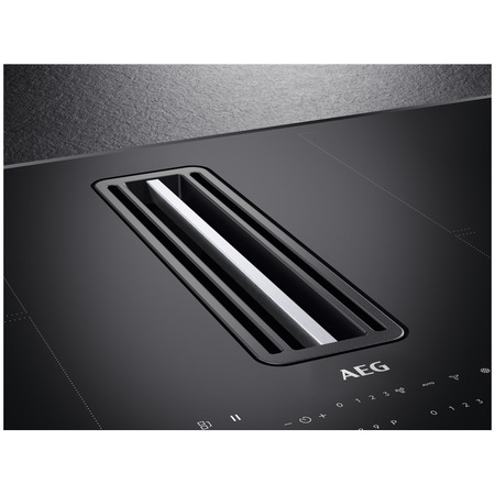 Plita incorporabila AEG CCE84779FB, Inductie, 4 zone de gatit, Hota integrata, Putere absorbrie 630 mc/h, FlexiBridge, Booster, Timer, Negru