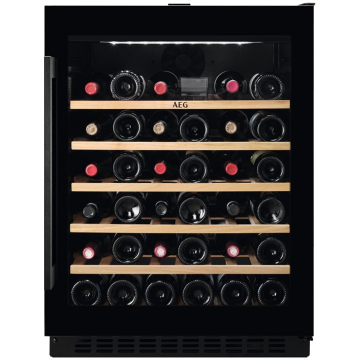 Racitor de vinuri incorporabil AEG AWUS052B5B, 145 l, 52 sticle, Control electronic, Rafturi lemn, Usa reversibila, Clasa G, H 82 cm, Negru