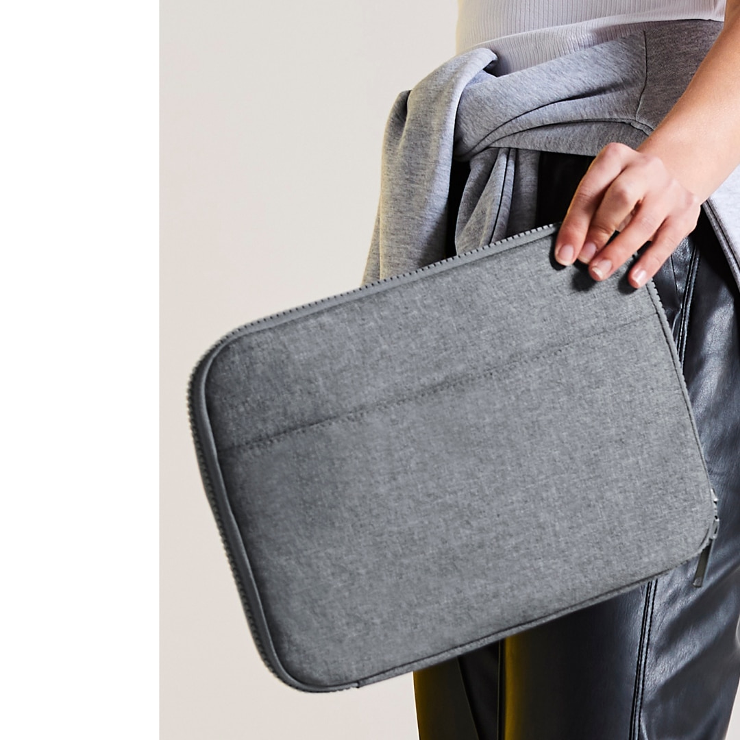 Husa de tableta Essential Tech Organiser, pentru iPad si accesorii, compatibila Apple iPad 10.2 (2022. 2021, 2020, 2019), Apple iPad Air (2019), Apple iPad Air, Apple iPad Pro 11, Apple iPad 9.7 (2018), 30 x 22 x 2 cm, gri