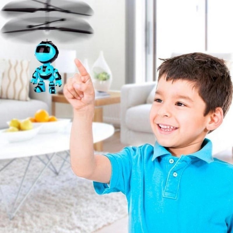 Интерактивна играчка летящ робот AstroBot - eMAG.bg