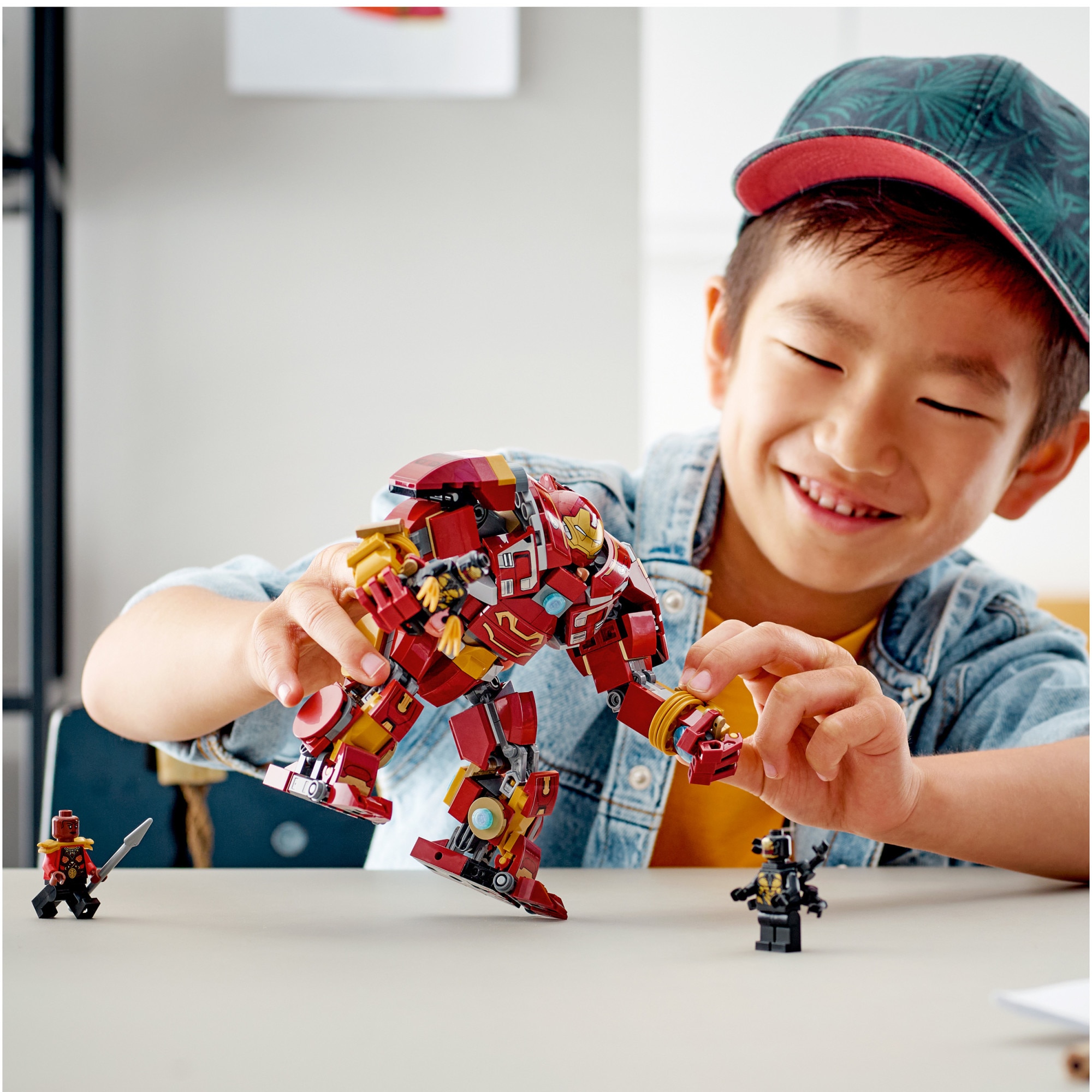 LEGO® Marvel - Hulkbuster: Batalia din Wakanda 76247, 385 piese