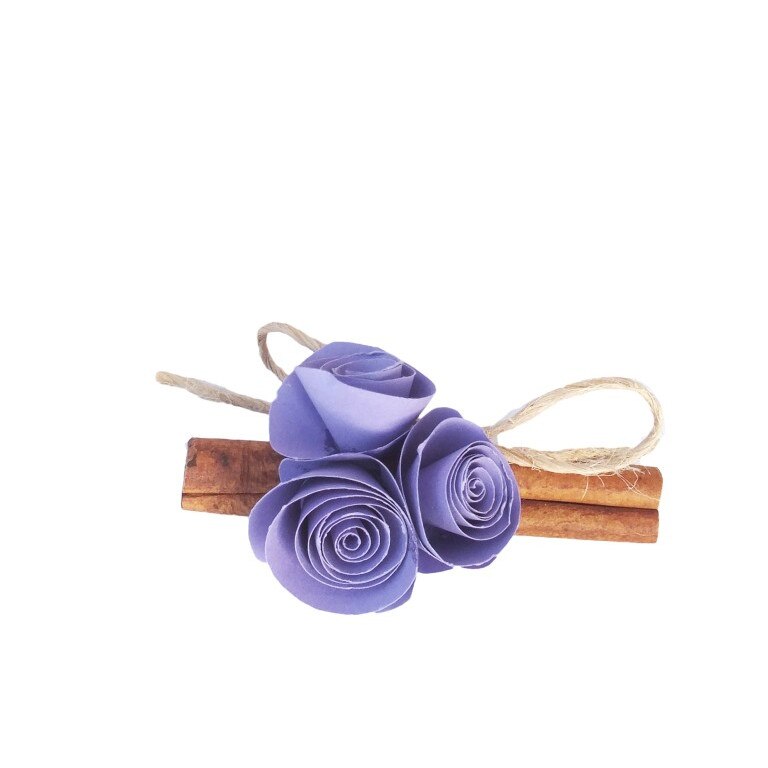 Marturii de nunta botez batoane de scortisoara cu flori din hartie